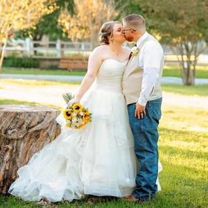 Meet your Posher, Caitlin